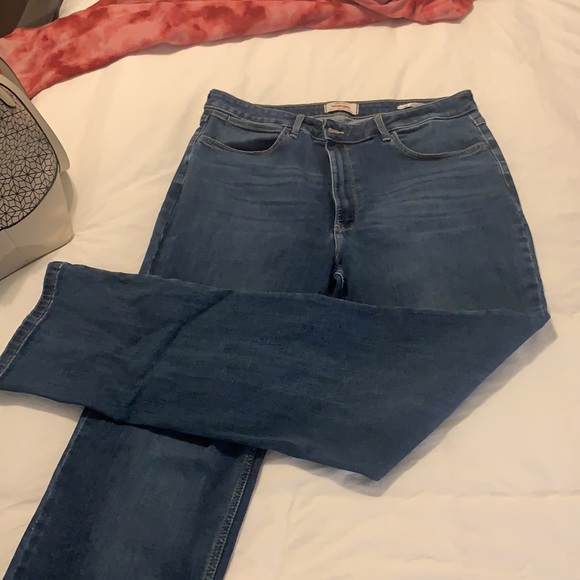 Wrangler - Picture 4 of 5